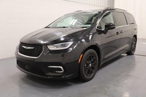 2022 Chrysler Pacifica Touring-L