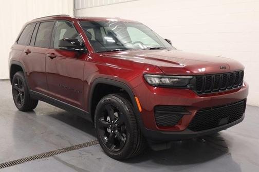 2025 Jeep Grand Cherokee Laredo