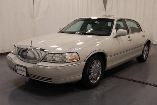 2004 Lincoln Town Car Ultimate