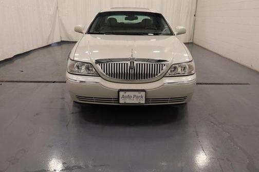 2004 Lincoln Town Car Ultimate