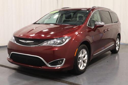 Velvet Red Pearlcoat 2020 Chrysler Pacifica Limited