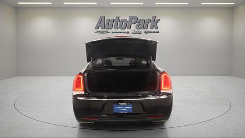 Gloss Black 2015 Chrysler 300 Limited