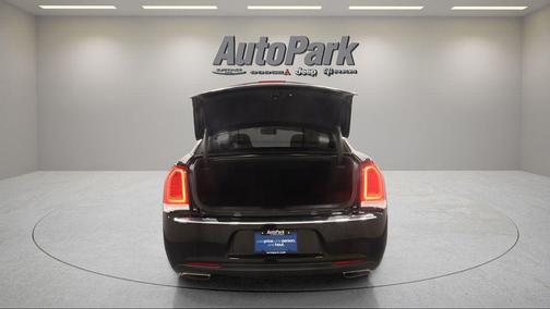 Gloss Black 2015 Chrysler 300 Limited