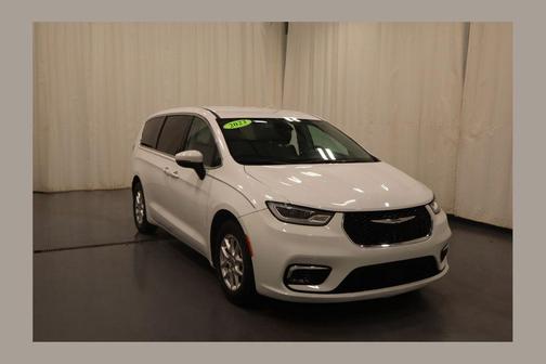 Bright White Clearcoat 2023 Chrysler Pacifica Touring-L