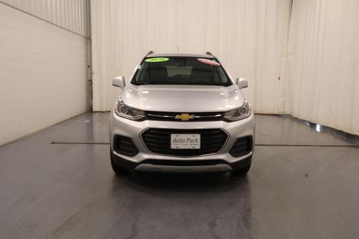 Silver Ice Metallic 2020 Chevrolet Trax LT