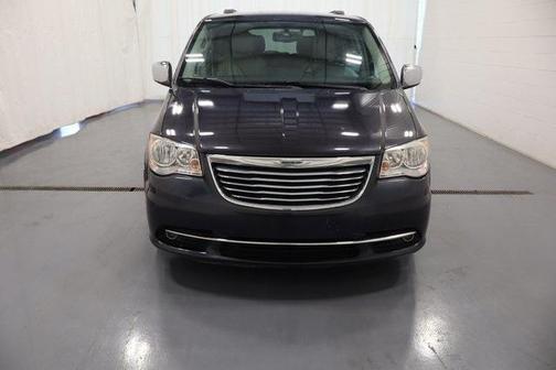 2013 Chrysler Town & Country Touring-L
