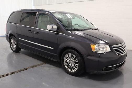 2013 Chrysler Town & Country Touring-L