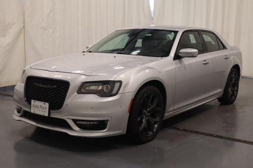 Silver Mist Clearcoat 2022 Chrysler 300 Touring L