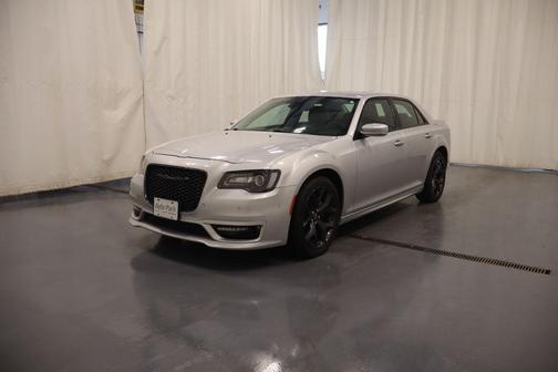 Silver Mist Clearcoat 2022 Chrysler 300 Touring L