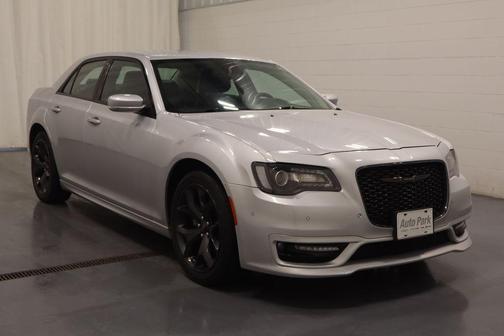 Silver Mist Clearcoat 2022 Chrysler 300 Touring L