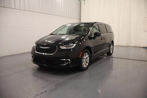 2024 Chrysler Pacifica Touring-L