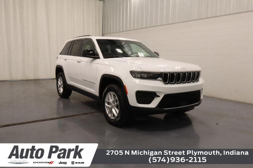 Bright White Clearcoat 2026 Jeep Grand Cherokee Laredo X
