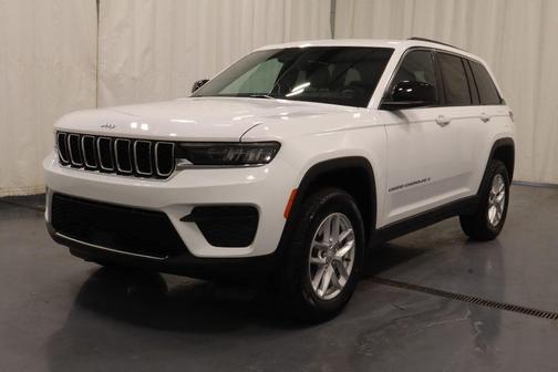 Bright White Clearcoat 2026 Jeep Grand Cherokee Laredo X