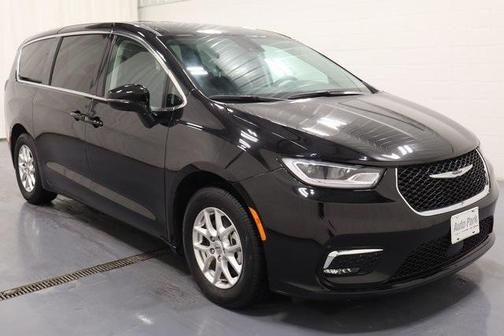 2024 Chrysler Pacifica Touring-L