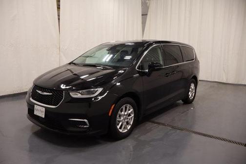 2024 Chrysler Pacifica Touring-L