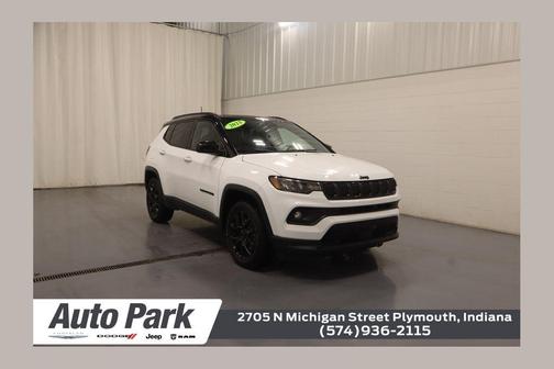 Bright White Clearcoat 2023 Jeep Compass Altitude