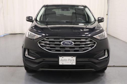 Black Metallic 2022 Ford Edge Titanium