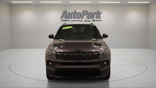 Granite Crystal Clearcoat Metallic 2022 Jeep Compass Latitude