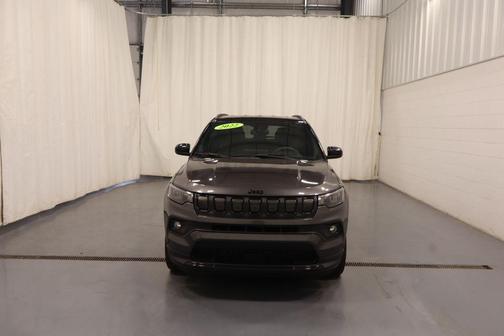 Granite Crystal Clearcoat Metallic 2022 Jeep Compass Altitude