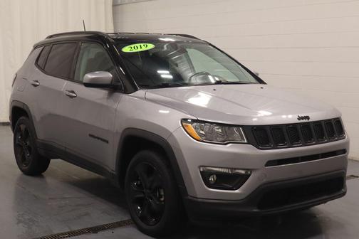 Billet Silver Metallic Clearcoat 2019 Jeep Compass Altitude