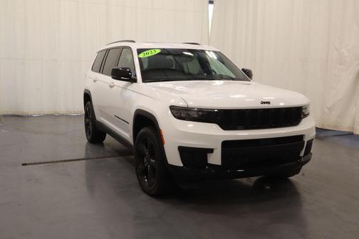 Bright White Clearcoat 2023 Jeep Grand Cherokee L Laredo