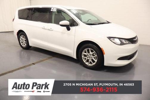 2023 Chrysler Voyager LX