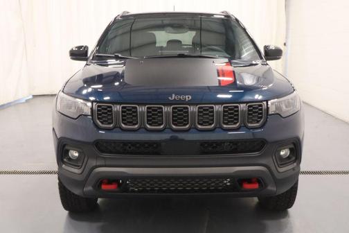 Fathom Blue Pearlcoat 2026 Jeep Compass Trailhawk