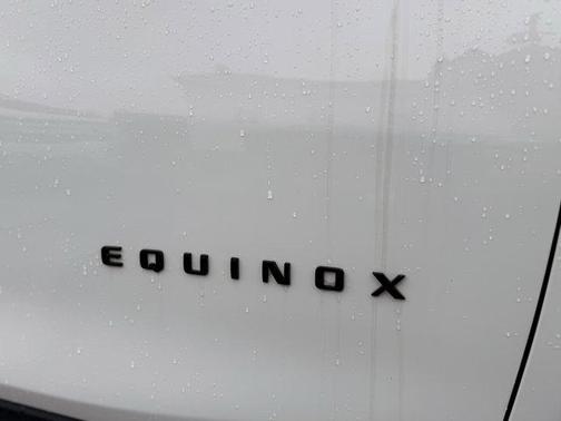 Summit White 2022 Chevrolet Equinox RS