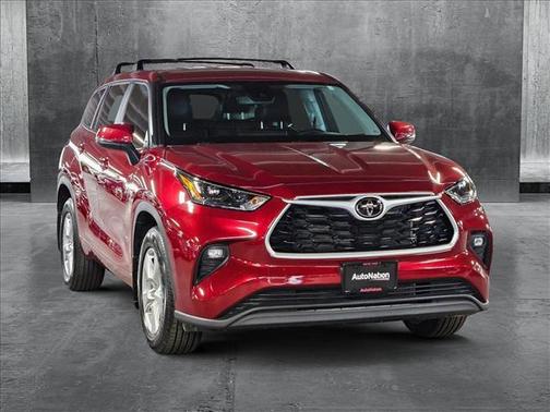 2023 Toyota Highlander LE