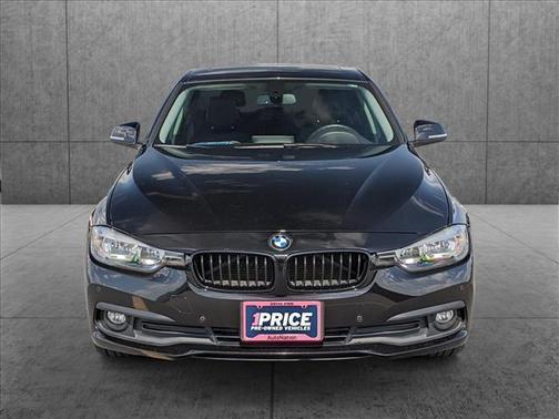 Photo 2 of 32 of 2016 BMW 320 i