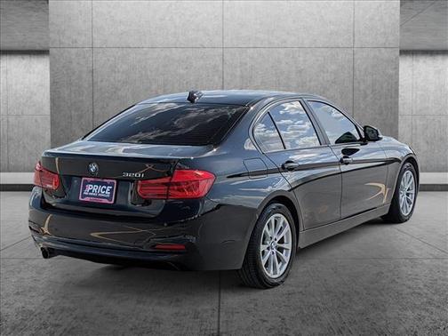 Photo 5 of 32 of 2016 BMW 320 i