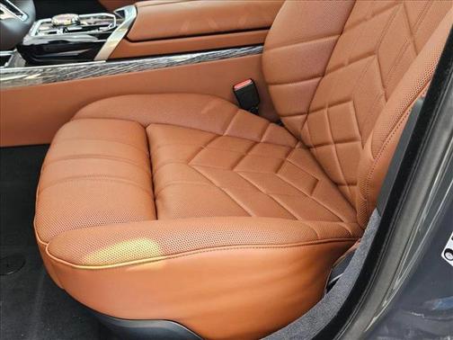 2025 BMW 740 i