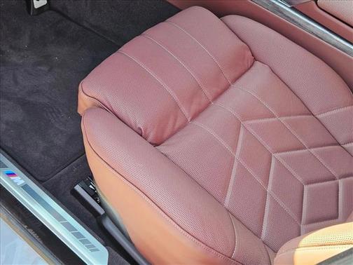 2025 BMW 750e i xDrive