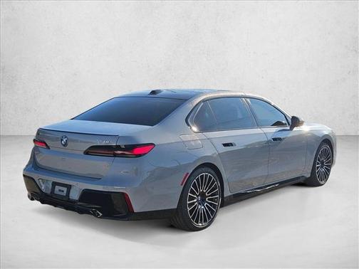 2025 BMW 750e i xDrive