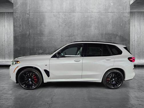 2025 BMW X5 M60i