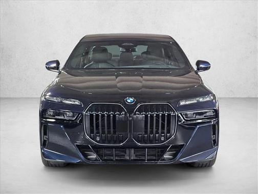 2025 BMW 760 xDrive