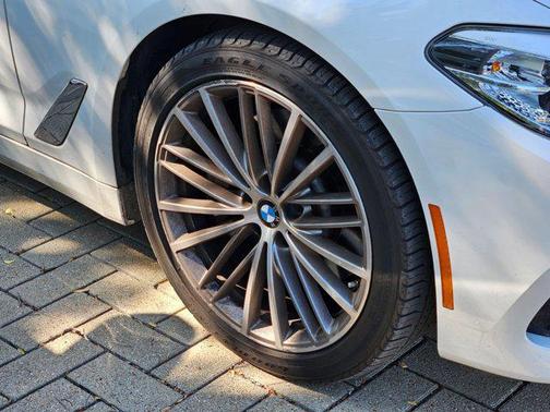2019 BMW 530 530i