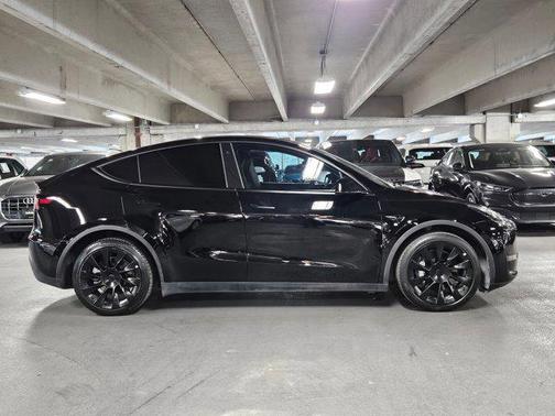 2022 Tesla Model Y Long Range Dual Motor All-Wheel Drive