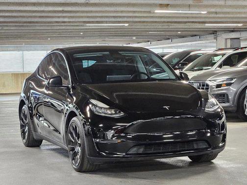 2022 Tesla Model Y Long Range Dual Motor All-Wheel Drive