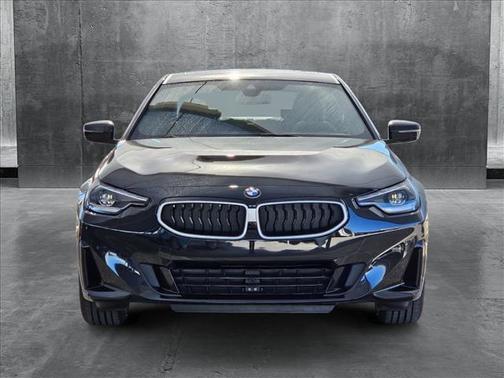 2025 BMW 230 i