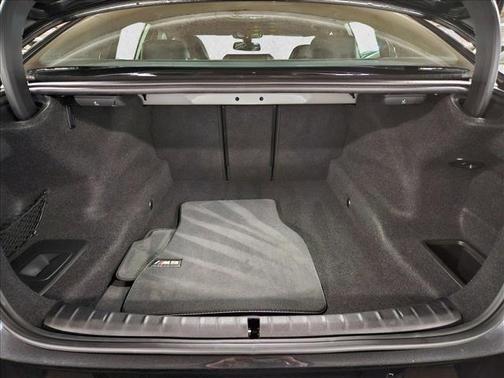 Black Sapphire Metallic 2022 BMW M5 Base