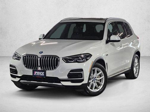 Alpine White 2023 BMW X5 PHEV xDrive45e