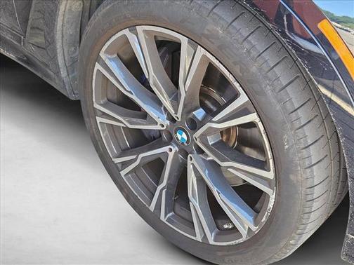 2022 BMW X7 M50i