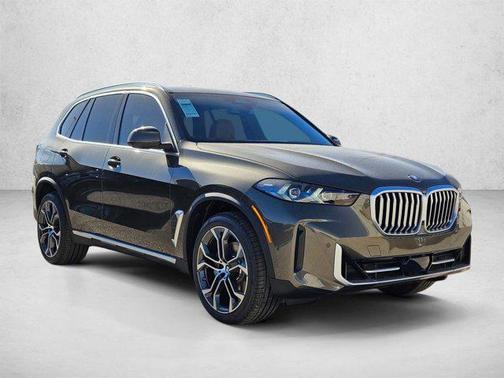 Manhattan Green Metallic 2026 BMW X5 xDrive40i