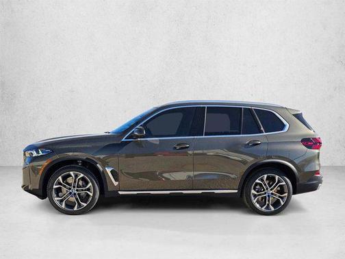 Manhattan Green Metallic 2026 BMW X5 xDrive40i