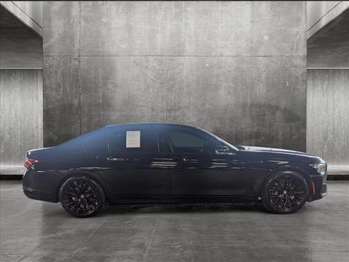 Photo 4 of 25 of 2020 BMW 740 i