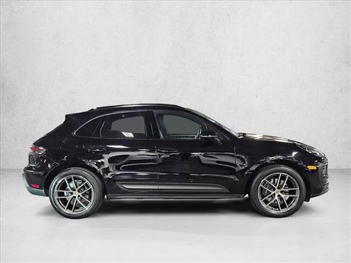 2022 Porsche Macan AWD