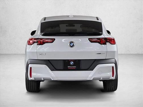 Mineral White Metallic 2026 BMW X2 xDrive28i