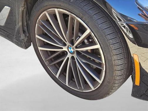 2022 BMW 530 i