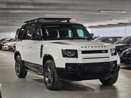 Fuji White 2023 Land Rover Defender 110 X-Dynamic SE